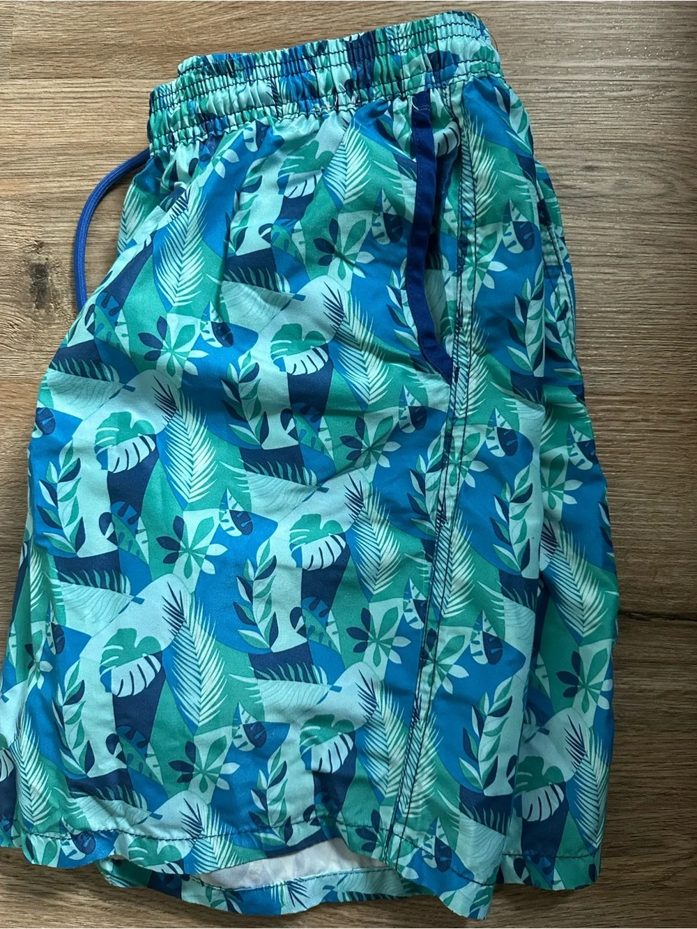 SZ L - men’s swim trunks